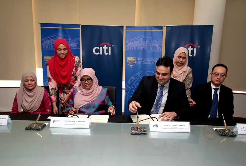 The MOU signing ceremony between University of Malaya and Citi Malaysia to officiate the partnership and to launch the first Anti Money Laundering (AML) and Financial Crime Compliance Program for the University’s Faculty of Business and Accountancy